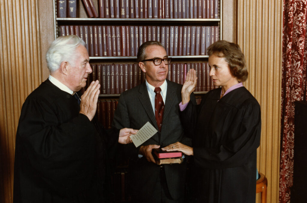 Justice_Swearing_In_9_25_1981